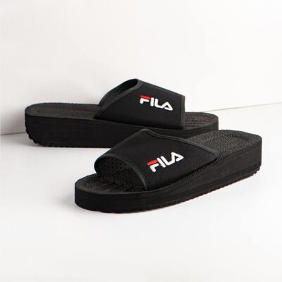 Fila tomaia sandals deals